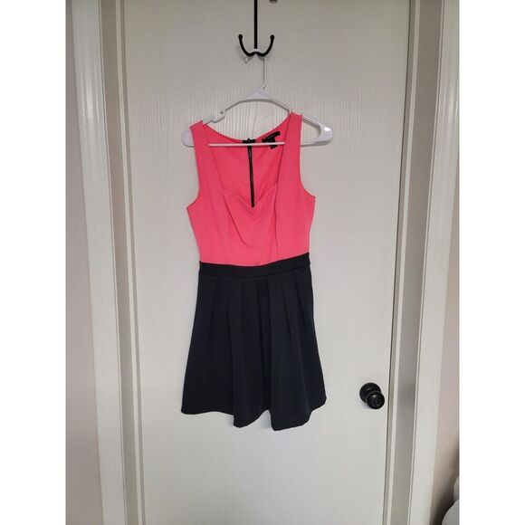 Forever 21 Dresses & Skirts - Womens pink and black Forever 21 dress